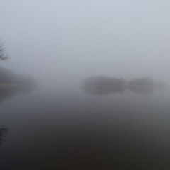 Le lac du Jaunay dans la brume