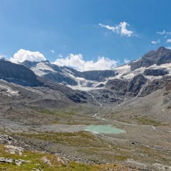 Le plan des Evettes vu depuis le sentier menant au glacier et au lac du Grand Méan