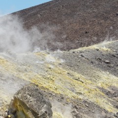 Fumerolles au sommet du Vulcano