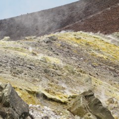 Fumerolles au sommet du Vulcano
